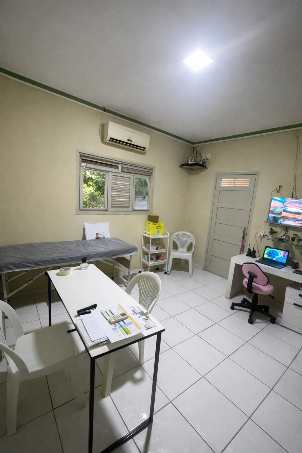 area externa limpa e bonita, luminação feita com carinho